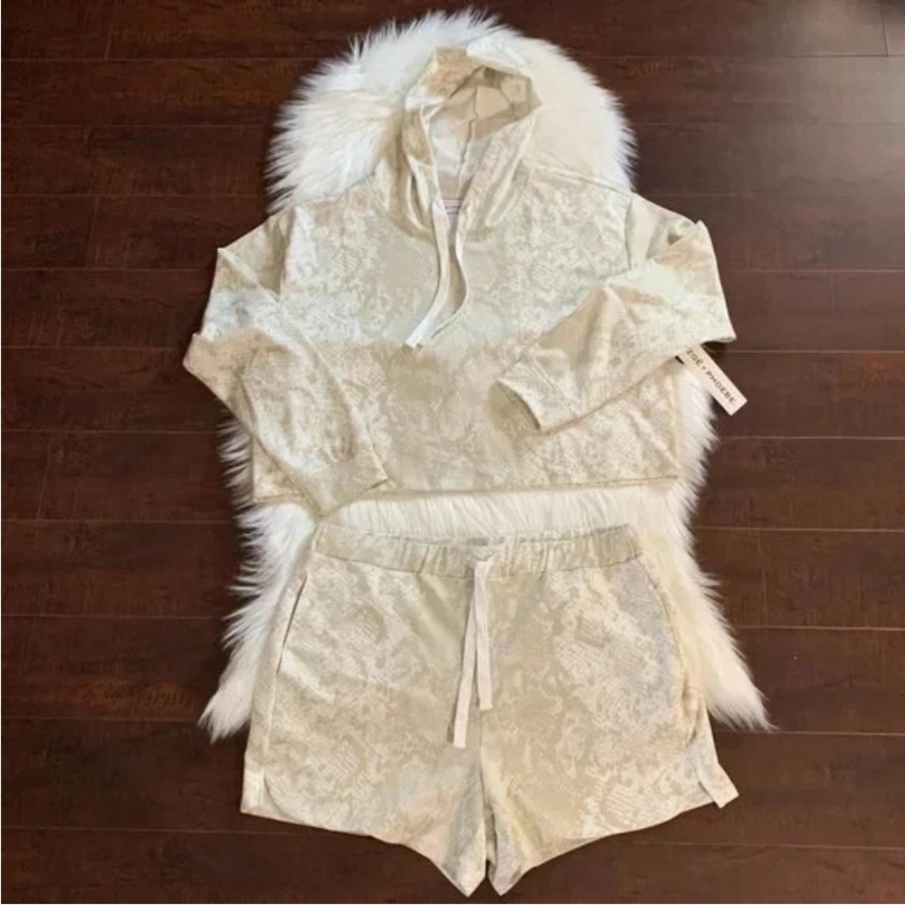 Zoe + Phoebe Ivory Snake Print 2pc Hoodie + Shorts Lounge Set Size Large